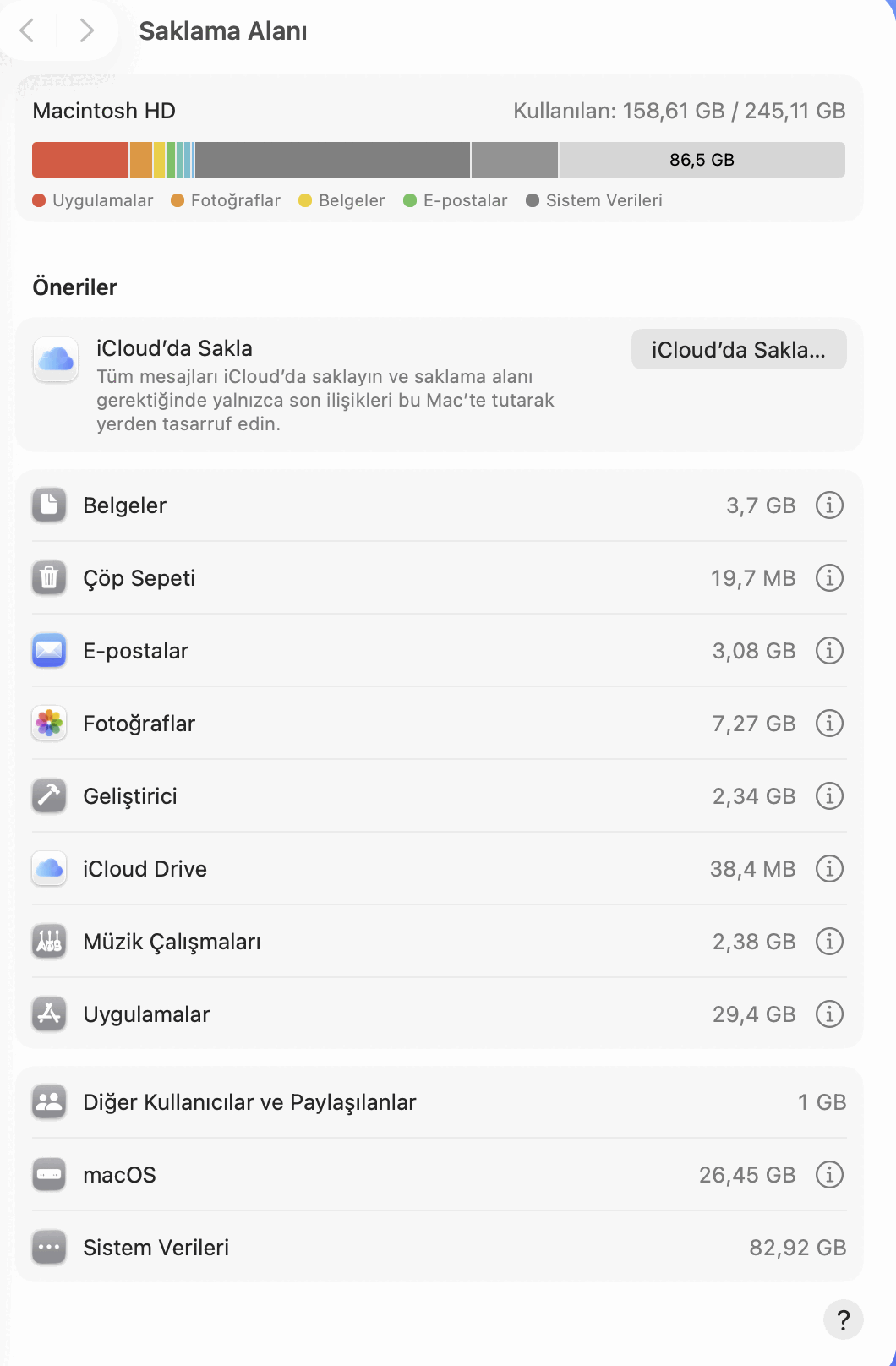 macOS Saklama Alanı paneli: Macintosh HD doluluk çubuğu, Öneriler bölümü ve kategori listesi