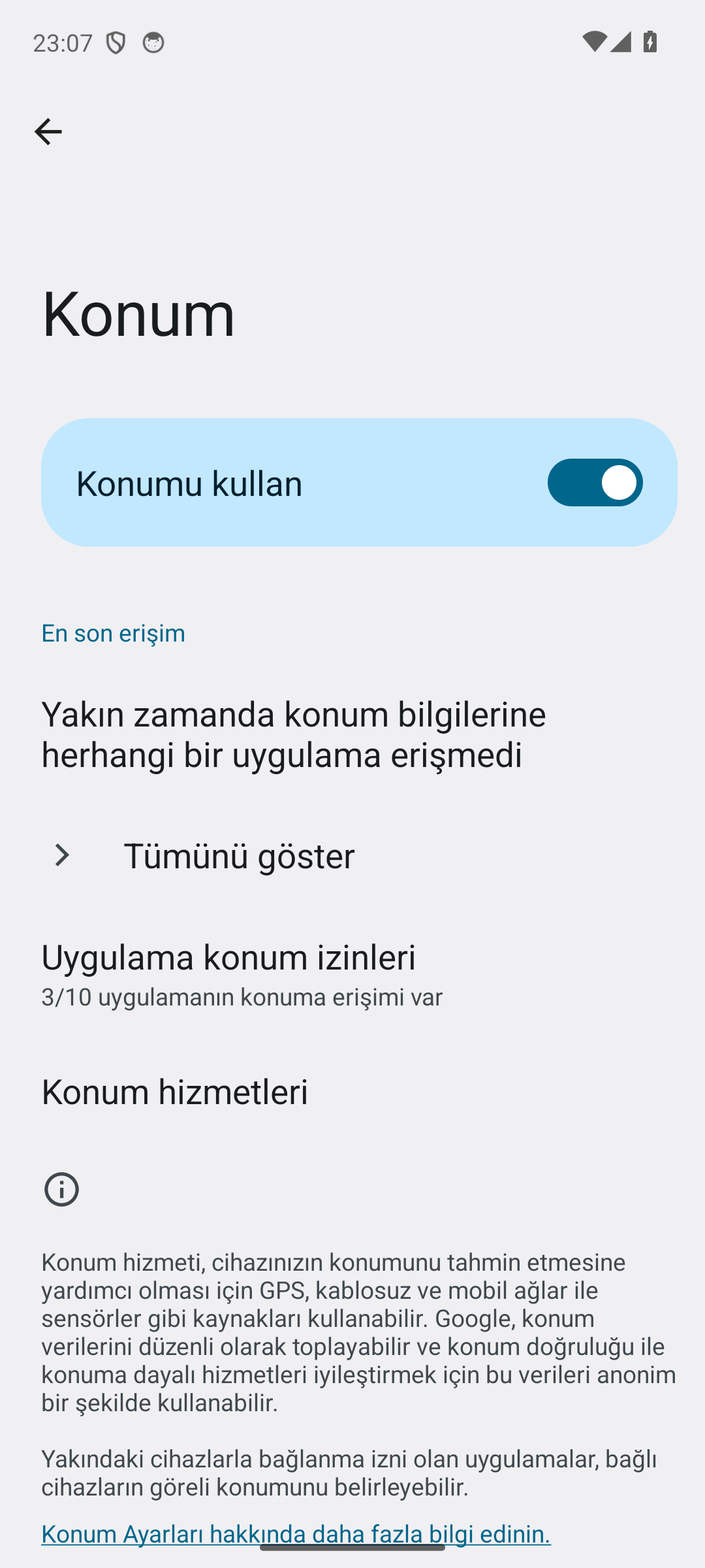 Android Konum ekranı: Konumu kullan anahtarı, En son erişim bölümü ve Uygulama konum izinleri satırı